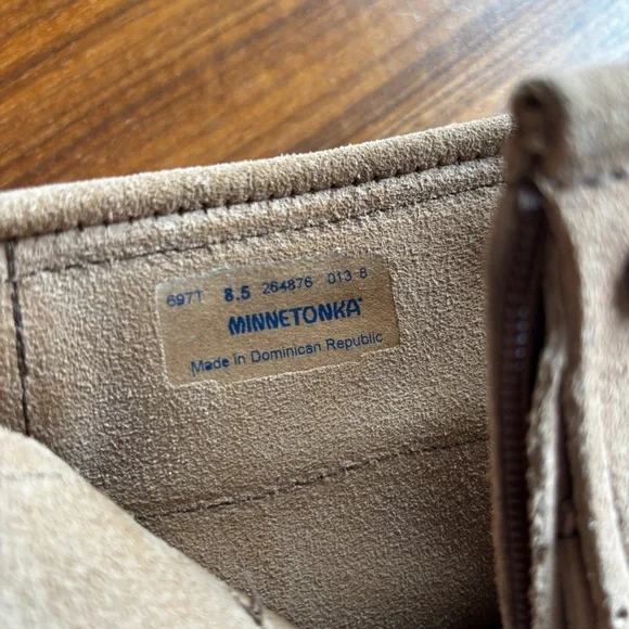 Minnetonka Suede Moccasins EUC - Picture 3 of 11